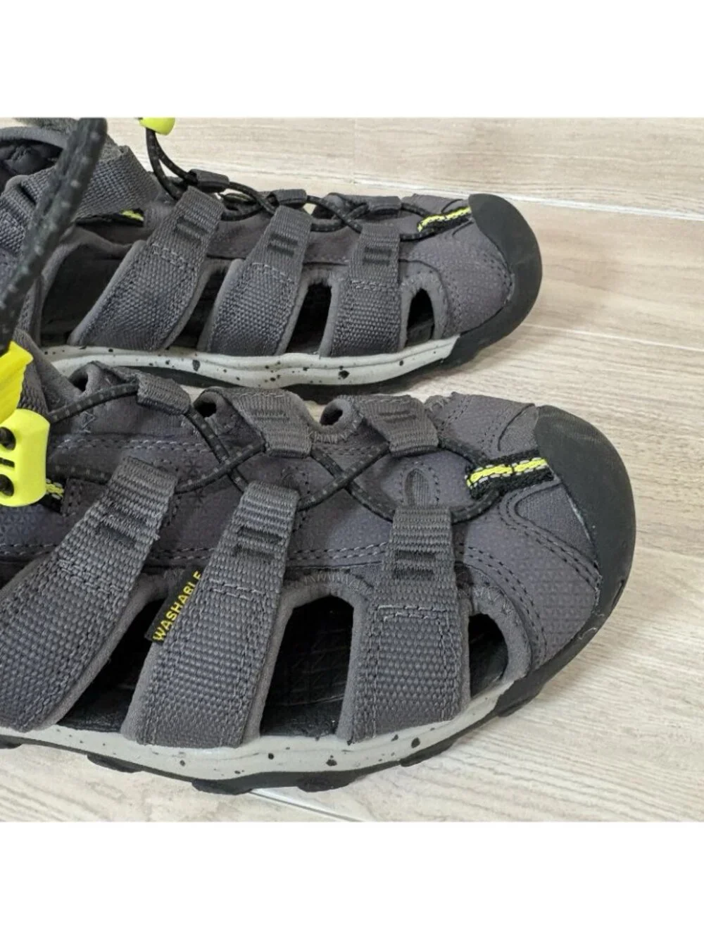 Keen Sandals Youth Size 5 Gray Adjustable Toggle Waterproof Hiking Sport